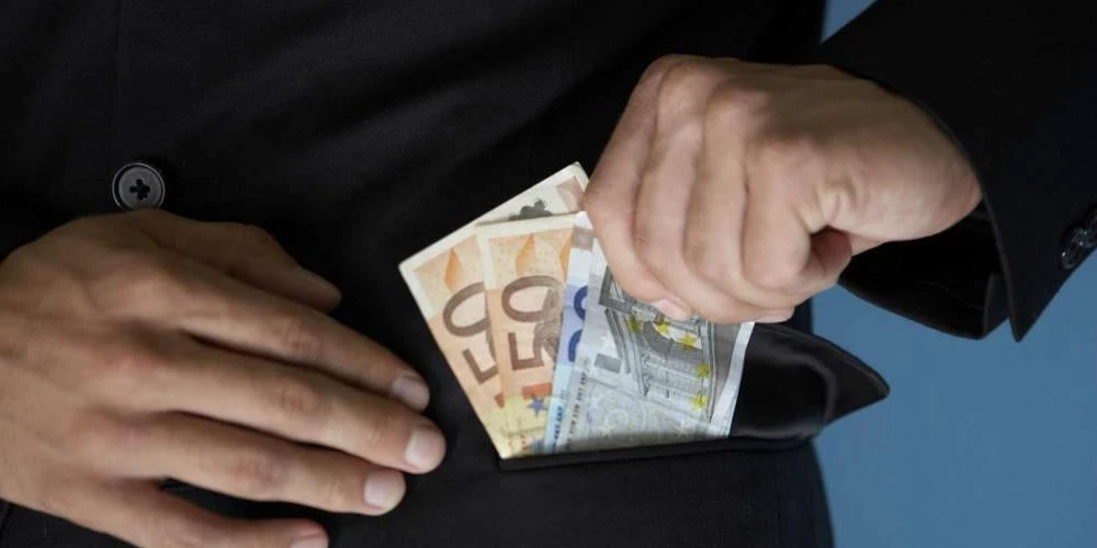 Αυτή είναι η σπείρα που έταζε ρυθμίσεις οφειλών σε Δημόσιο και τράπεζες (εικόνες)